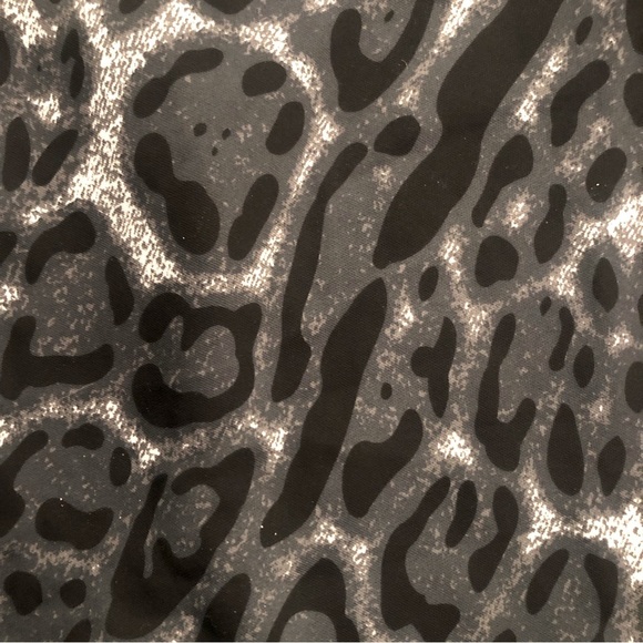 Patrizia Luca Milano Animal Print Notch V Neck Hi Low Blouse, L NWT - Picture 4 of 9